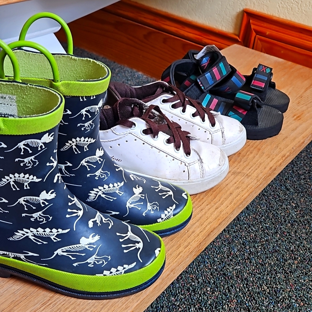 Size 11/12 toddler shoes and boots